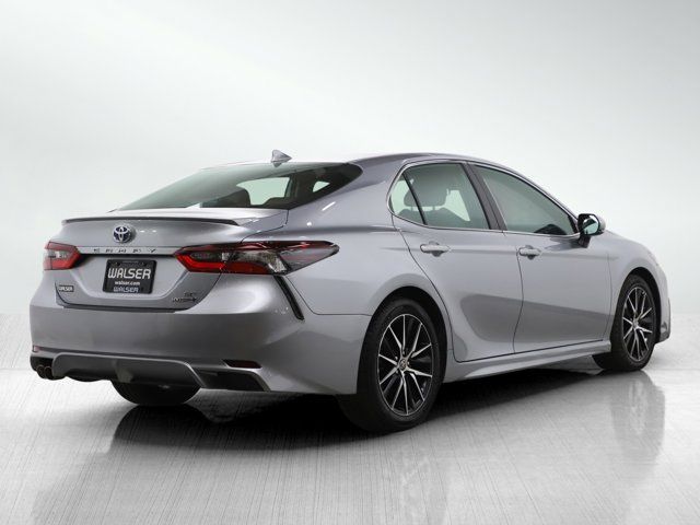 2022 Toyota Camry Hybrid SE