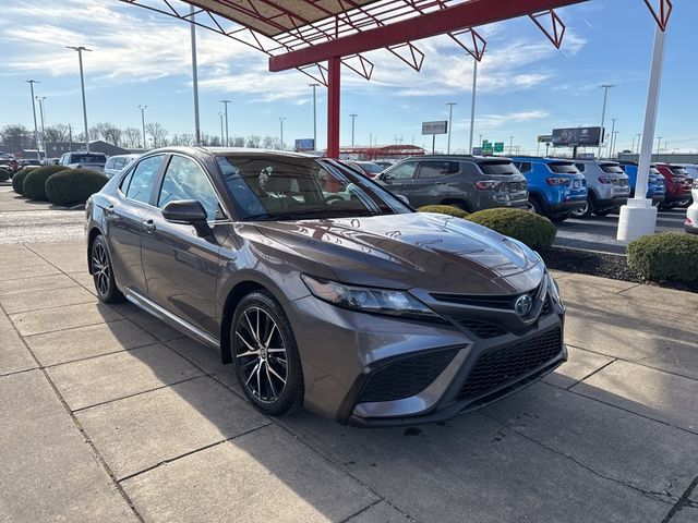 2022 Toyota Camry Hybrid SE