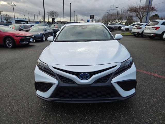 2022 Toyota Camry Hybrid SE