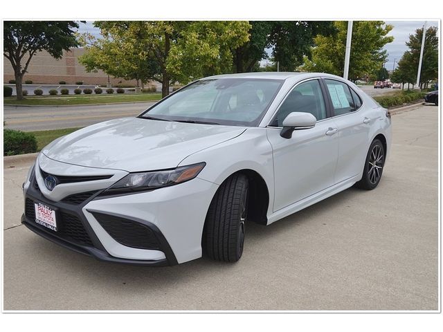 2022 Toyota Camry Hybrid SE