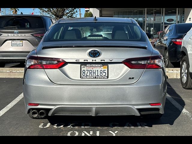 2022 Toyota Camry Hybrid SE