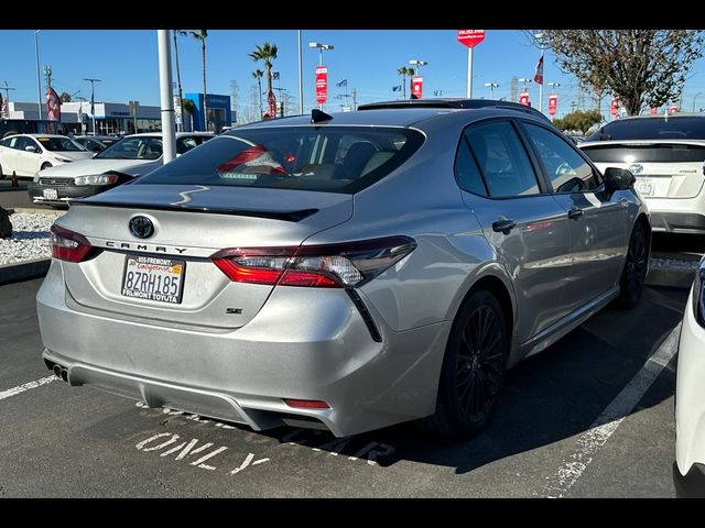 2022 Toyota Camry Hybrid SE