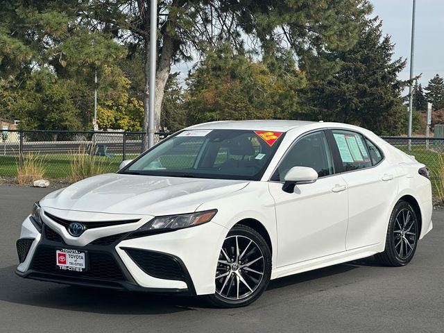 2022 Toyota Camry Hybrid SE