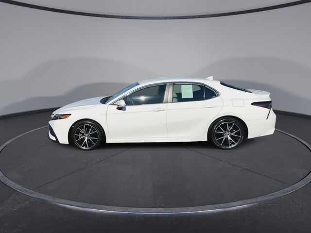 2022 Toyota Camry Hybrid SE