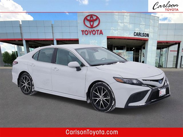 2022 Toyota Camry Hybrid SE