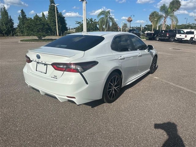 2022 Toyota Camry Hybrid SE