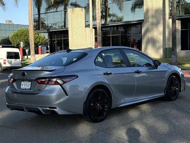 2022 Toyota Camry Hybrid SE