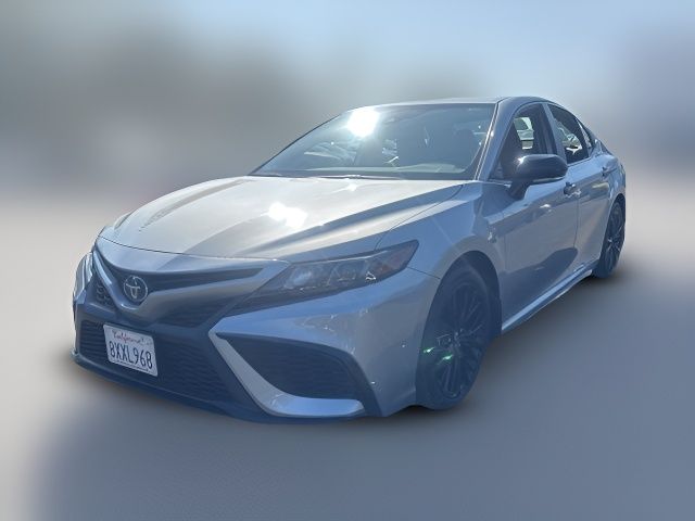 2022 Toyota Camry Hybrid SE