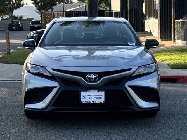 2022 Toyota Camry Hybrid SE