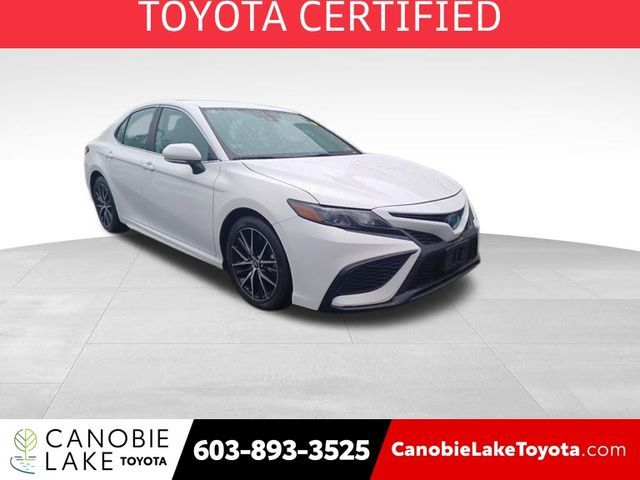 2022 Toyota Camry Hybrid SE