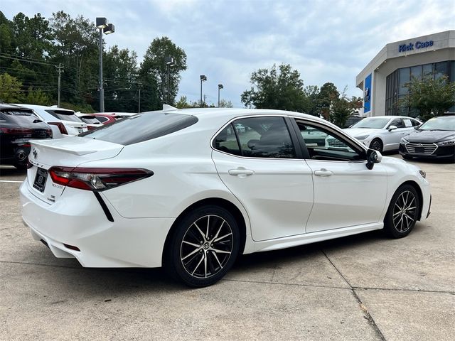 2022 Toyota Camry Hybrid SE