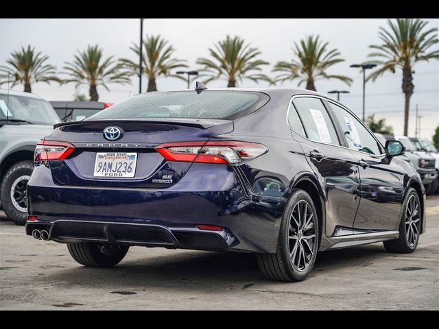 2022 Toyota Camry Hybrid SE