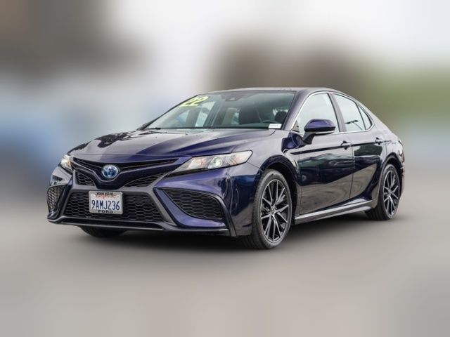 2022 Toyota Camry Hybrid SE