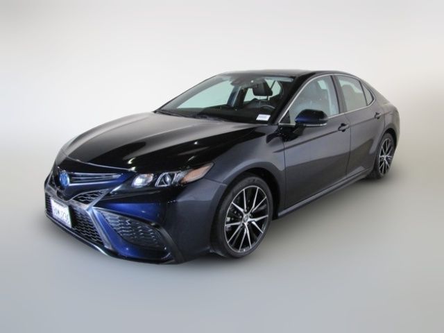 2022 Toyota Camry Hybrid SE