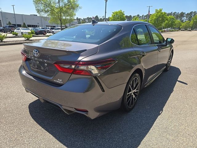 2022 Toyota Camry Hybrid SE