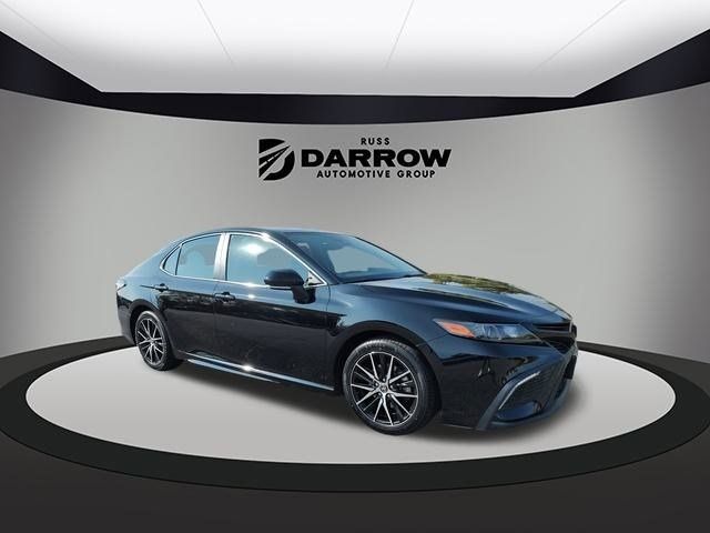 2022 Toyota Camry Hybrid SE