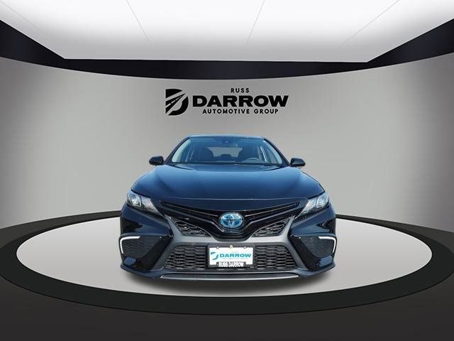 2022 Toyota Camry Hybrid SE