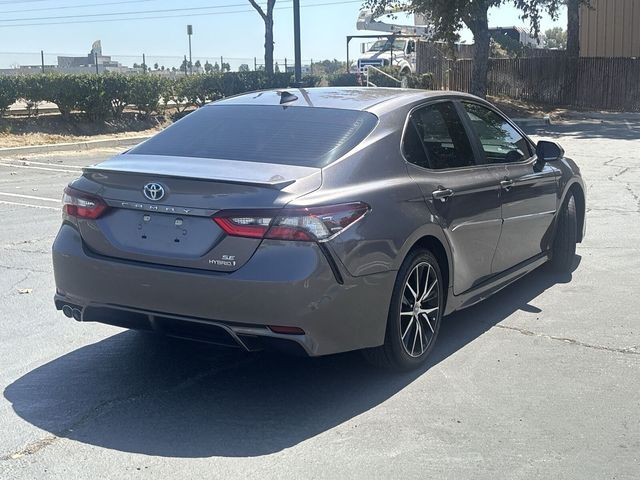 2022 Toyota Camry Hybrid SE