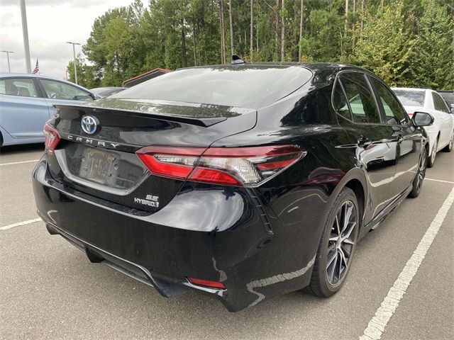 2022 Toyota Camry Hybrid SE