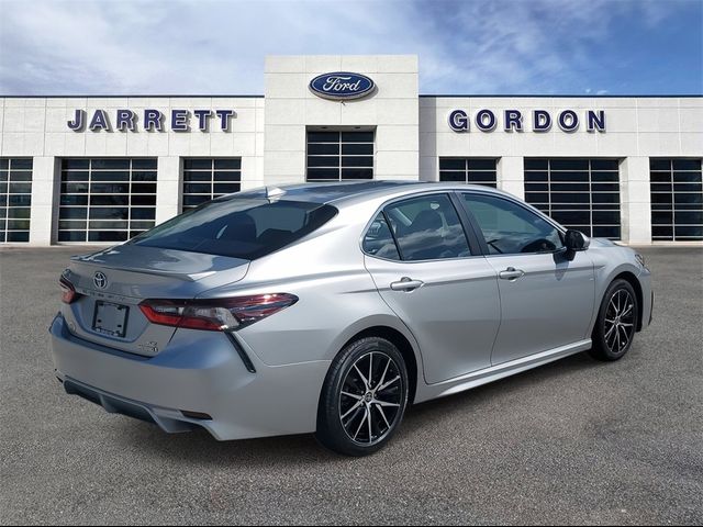 2022 Toyota Camry Hybrid SE