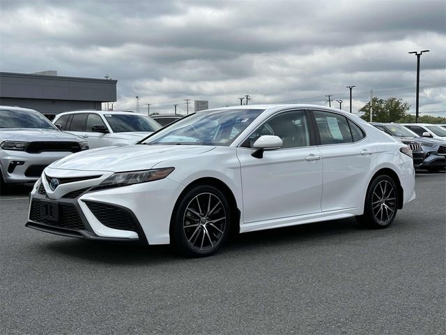 2022 Toyota Camry Hybrid SE