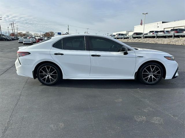 2022 Toyota Camry Hybrid SE