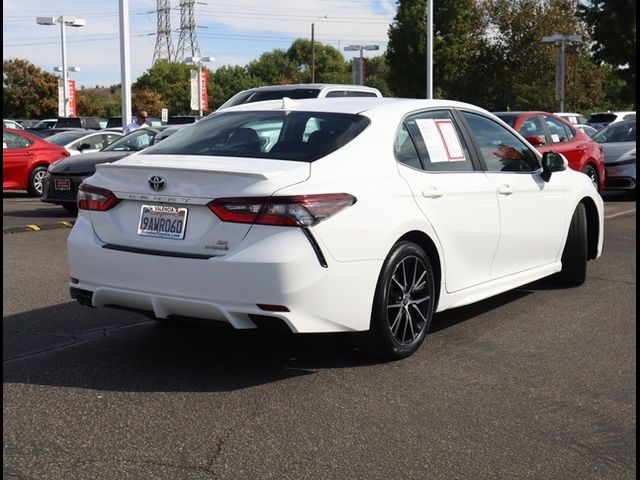 2022 Toyota Camry Hybrid SE