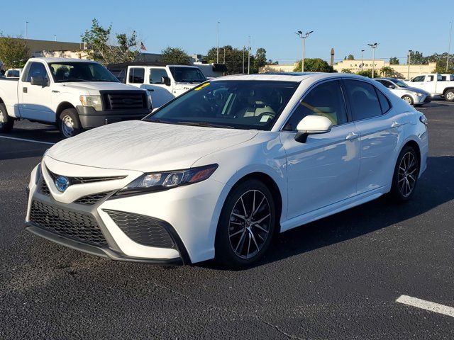 2022 Toyota Camry Hybrid SE