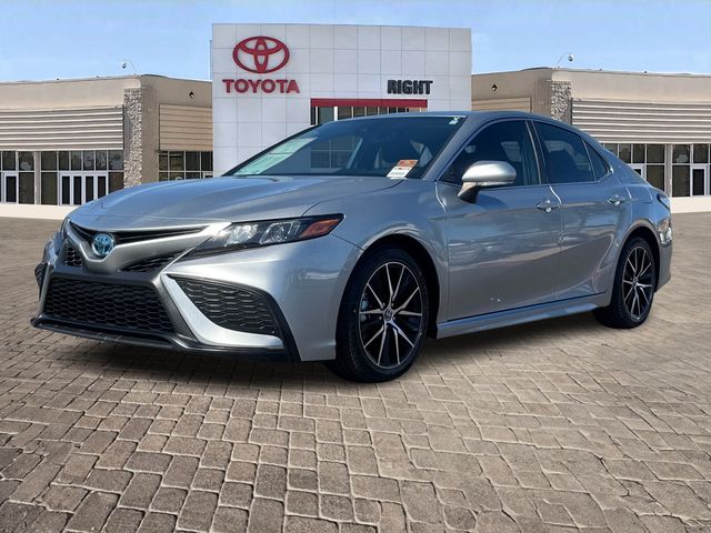 2022 Toyota Camry Hybrid SE