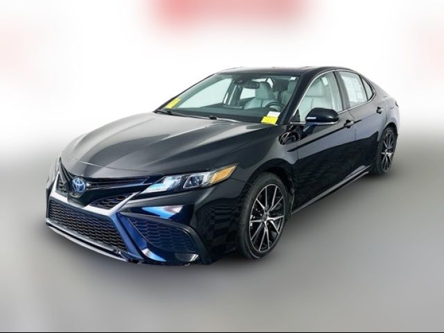 2022 Toyota Camry Hybrid SE