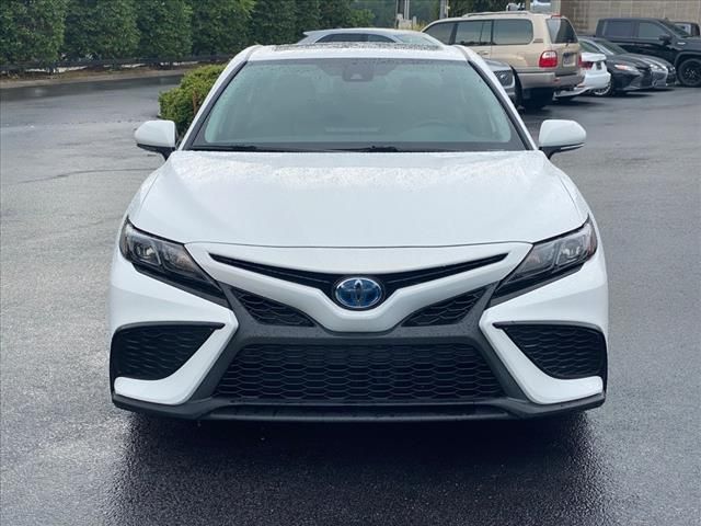 2022 Toyota Camry Hybrid SE