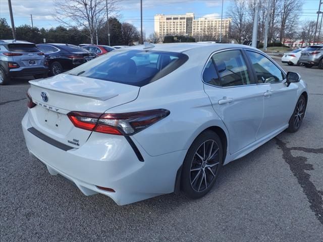 2022 Toyota Camry Hybrid SE