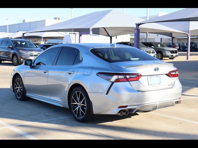 2022 Toyota Camry Hybrid SE