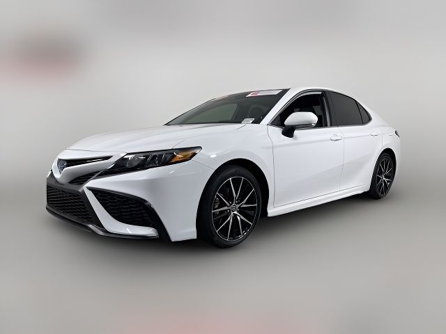 2022 Toyota Camry Hybrid SE