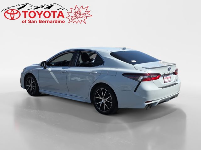 2022 Toyota Camry Hybrid SE