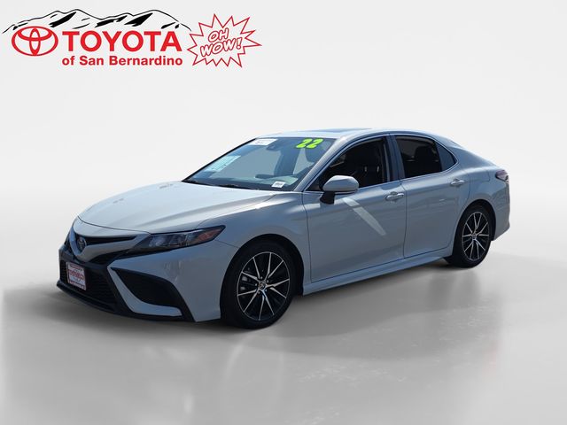 2022 Toyota Camry Hybrid SE