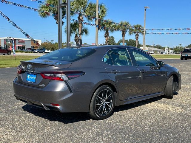 2022 Toyota Camry Hybrid SE