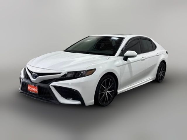 2022 Toyota Camry Hybrid SE