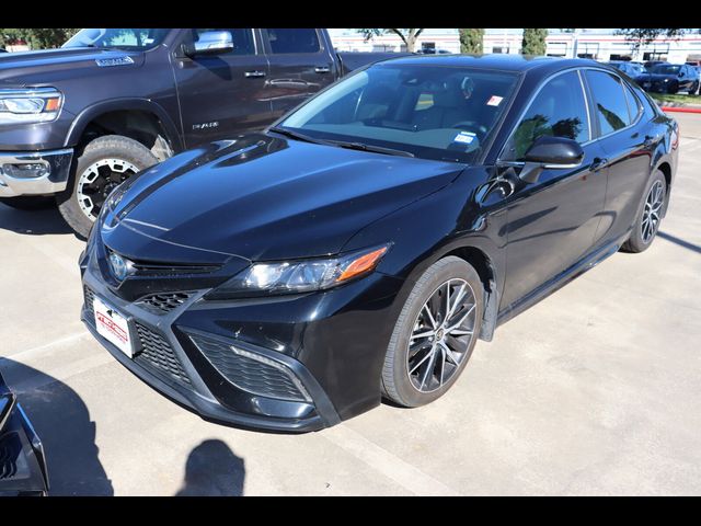 2022 Toyota Camry Hybrid SE