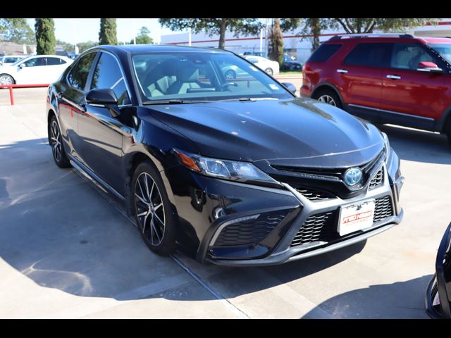 2022 Toyota Camry Hybrid SE