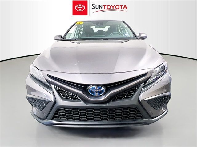 2022 Toyota Camry Hybrid SE