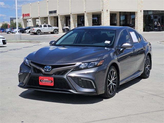 2022 Toyota Camry Hybrid SE