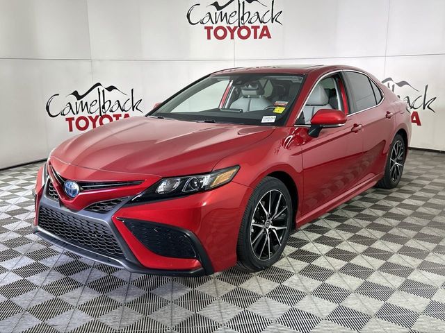 2022 Toyota Camry Hybrid SE