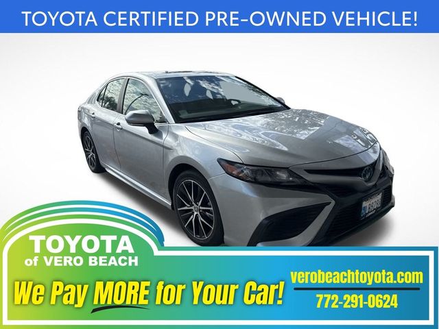 2022 Toyota Camry Hybrid SE