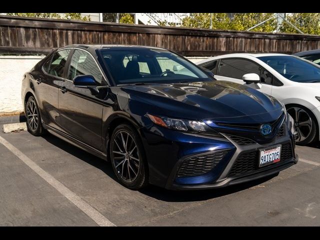 2022 Toyota Camry Hybrid SE