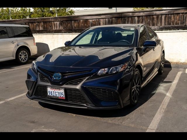 2022 Toyota Camry Hybrid SE