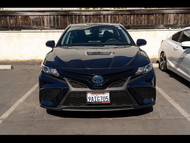 2022 Toyota Camry Hybrid SE