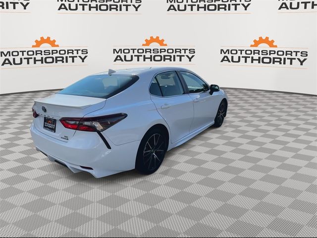 2022 Toyota Camry Hybrid SE