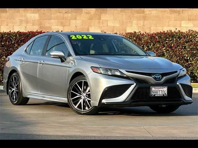 2022 Toyota Camry Hybrid SE