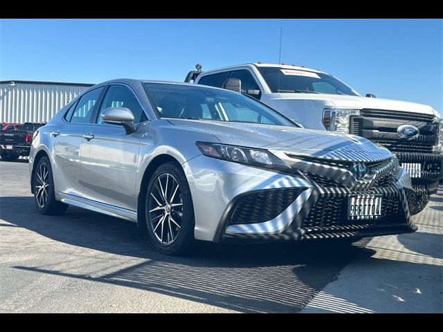 2022 Toyota Camry Hybrid SE